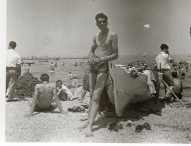Nikitas Karavasiliadis in Kalamaria together with bathers