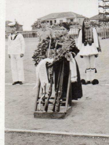 Wreath laying by the 4th Company of Askos