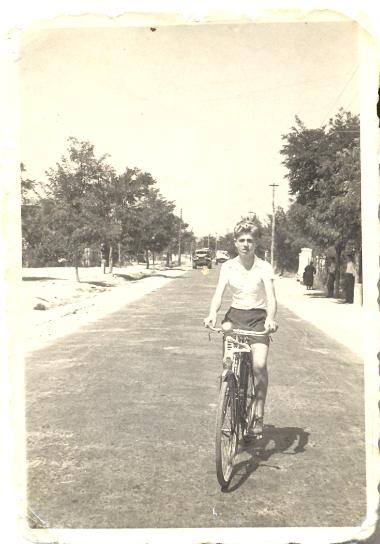 Vassilis (Lakis) Demetriou at the age of 16, walking up the then Vas. Olga, approximately at the junction with Lasani Street