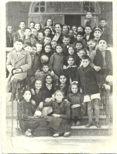 Graduates of the 19th Primary School of Thessaloniki. Teacher Zioga Eleni.