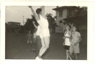 In the open basketball court in the alley between the streets Eth. (then Vas. Olga), Kazazis and M. Alexandrou (it was not open at that time).