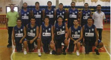 The men's basketball team with the Vice President of the Club and curator Dimitris Vassiliadis on the left and coach Tasos Manolopoulos on the right.