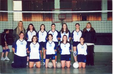 The girls' volleyball team with curator Irini Gourgiotis (right).