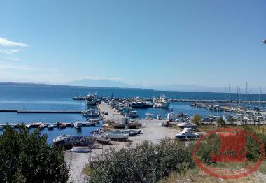 Συνοικισμός Αρετσούς. Η παραλία της με την Μαρίνα της.