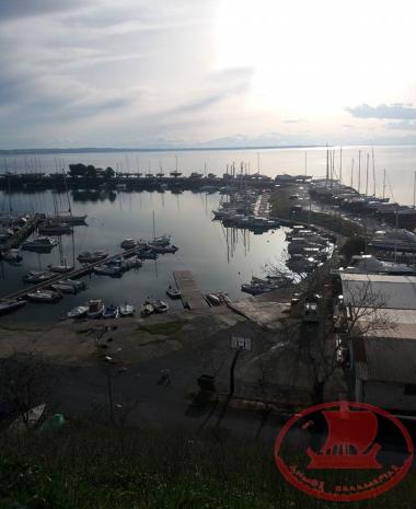Το Λιμανάκι του Ναυτικού Ομίλου Καλαμαριάς το σούρουπο.