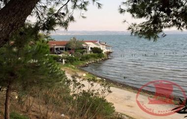 The coastal tavern ''HAMODRAKAS'' from above Pefka.