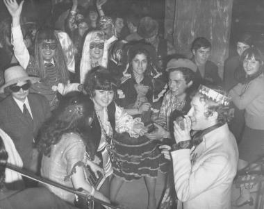 CARNIVAL-TAKIS TSONIS