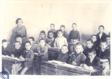 5ο Δημοτικό Σχολείο Καλαμαριάς. Δασκάλα, η κα. Ηλέκτρα.