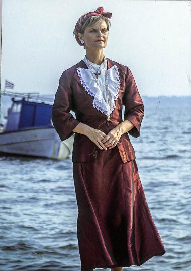 Traditional costume of Aretsou