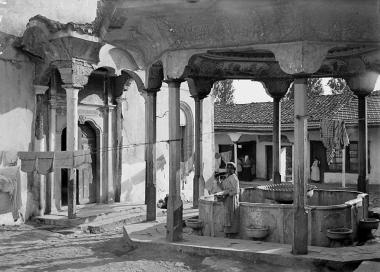 The Mevlevi Hane tekkeh in Thessaloniki, in photographs from 1917-1918.