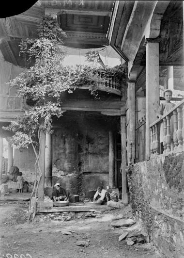 The Mevlevi Hane tekkeh in Thessaloniki, in photographs from 1917-1918.