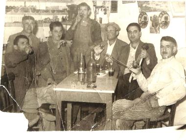 Kalamaria 1947, Tavern of Kozmas