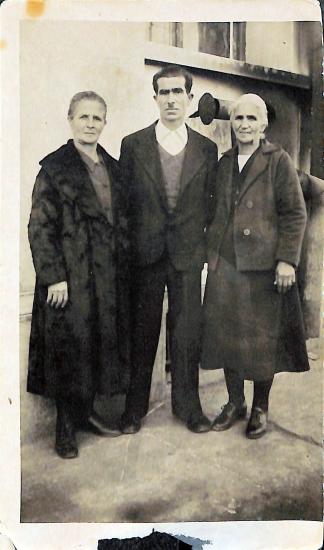 Brothers Karagiannidis, Smirnopoulou Selene (right)