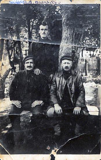 Τσιρειτίδης Αγαθάγγελος (καθιστός αριστερά), Αλιχασανίδης