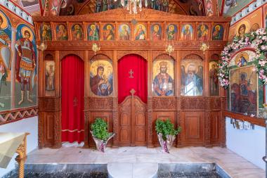 Saint Nikitas, Fanes