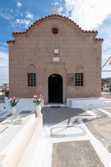 Saint Nikitas, Fanes