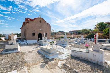Saint Nikitas, Fanes