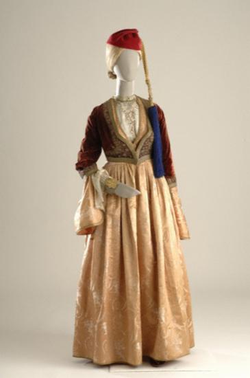 Η φορεσιά της Αμαλίας