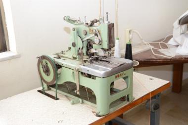 Η μηχανή για κουμπότρυπες