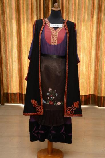 Η γυναικεία φορεσιά του Μετσόβου