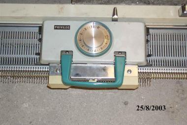 Χειροκίνητη Πλεκτομηχανή Privileg 200