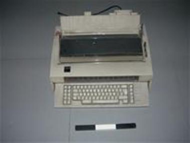 Ηλεκτρική Γραφομηχανή IBM 6747