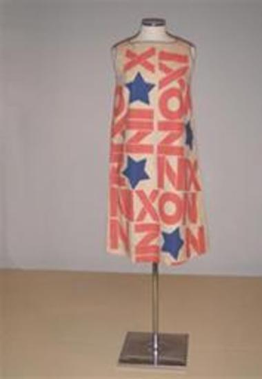 Χάρτινο φόρεμα