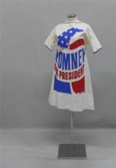 Χάρτινο φόρεμα