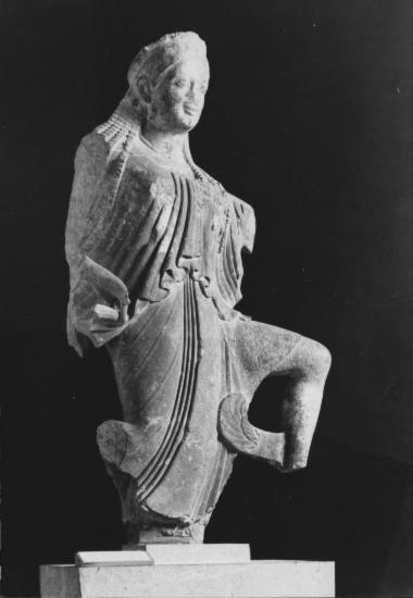 φτερωτή Νίκη, ακρωτήριο του αρχαικού ναού του Απόλλωνα