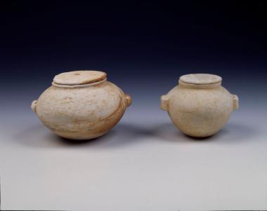 Μαρμάρινες κυκλαδικές πυξίδες