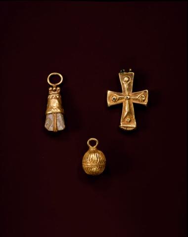 δυο περίοπτα και σταυρός από χρυσό