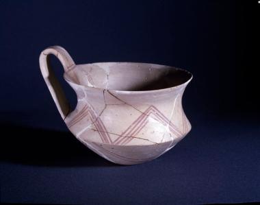 Αμαυρόχρωμο κύπελλο