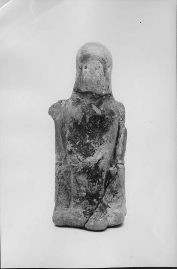 Πήλινο ειδώλιο καθιστής σε θρόνο θεάς