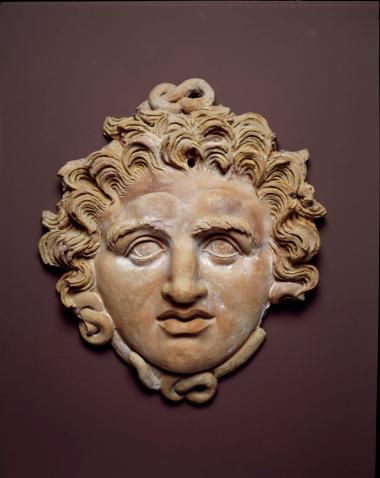 Πήλινο γοργόνειο από την “οικία με τα μωσαϊκά”