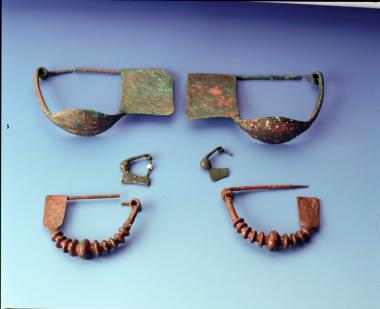 Γεωμετρικές πόρπες βοιωτικού και νησιωτικού τύπου