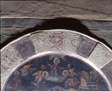 Παρηγορήτισσα. Το τόξο με την κτητορική επιγραφή στη δυτική πλευρά του κυρίως ναού.