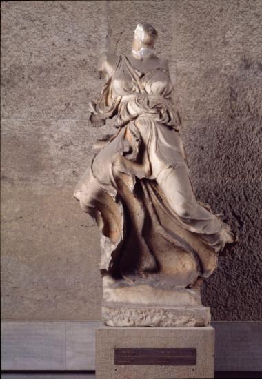 Μαρμάρινο άγαλμα ιπτάμενης Νίκης