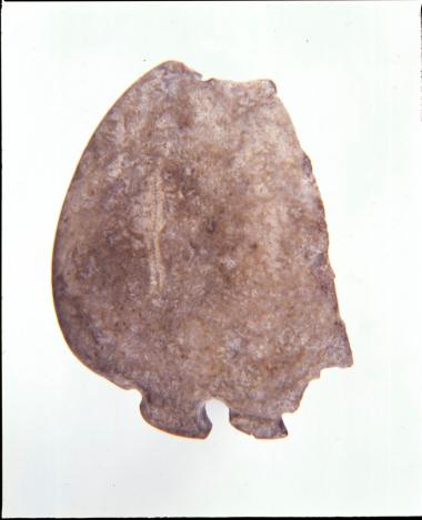 Περίαπτο από πρασινωπό μάρμαρο από το Μακρύγιαλο Πιερίας.