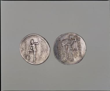 Αργυρά νομίσματα Δημητρίου Πολιορκητού και Αντιγόνου Γονατά.