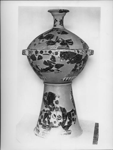 Μελανόμορφος κρατήρας.