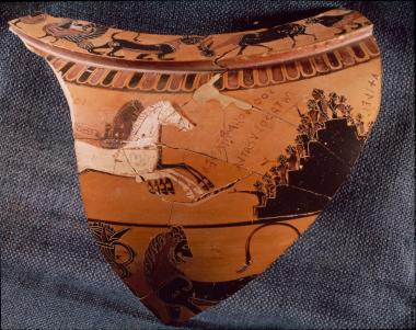 Όστρακο από μελανόμορφο δίνο του Σοφίλου με παράσταση των άθλων επί Πατρόκλω.