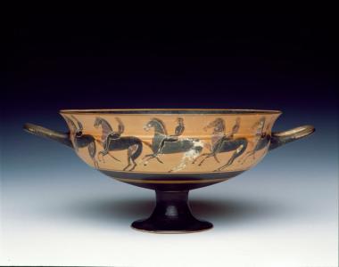 Μελανόμορφη κύλικα τύπου Σιάνων με παράσταση ιππέα.