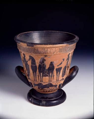 Εργαστήριο Εξηκία. Καλυκόσχημος κρατήρας με παράσταση τεθρίππου κατενώπιον.