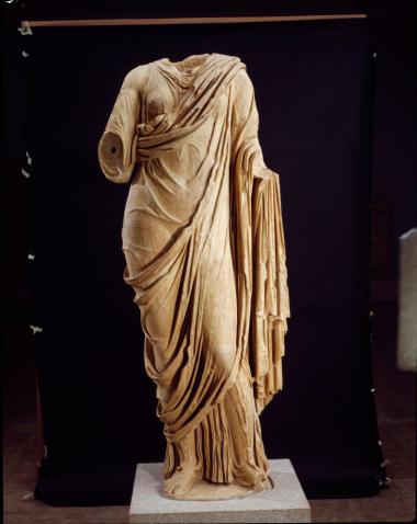 Ρωμαϊκό αντίγραφο αγάλματος της Αρτέμιδος του 5ου αι. π.Χ.