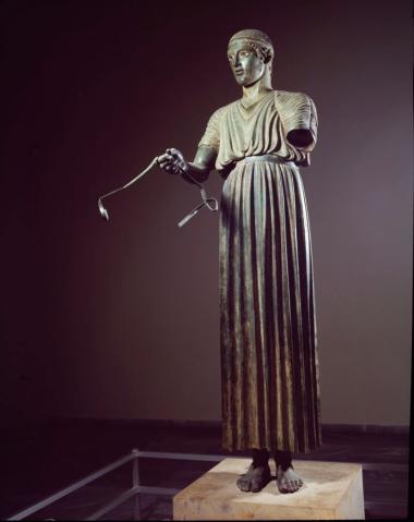 Χάλκινο άγαλμα Ηνίοχου