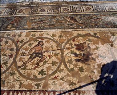 Βασιλική Α (Δουμετίου). Ψηφιδωτό δάπεδο του νότιου παστοφορίου, λεπτομέρεια.