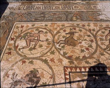 Βασιλική Α (Δουμετίου). Ψηφιδωτό δάπεδο του νότιου παστοφορίου, λεπτομέρεια.