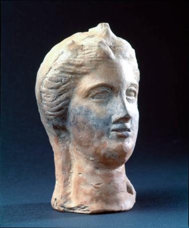 γυναικεία μαρμάρινη κεφαλή