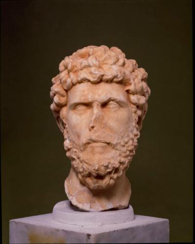 Μαρμάρινο πορτρέτο Αίλιου Βέρου από την έπαυλη του Ηρώδη Αττικού