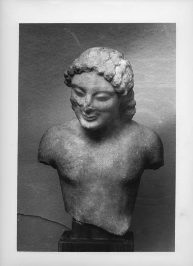 Άνω τμήμα μαρμάρινου αγάλματος ιππέα